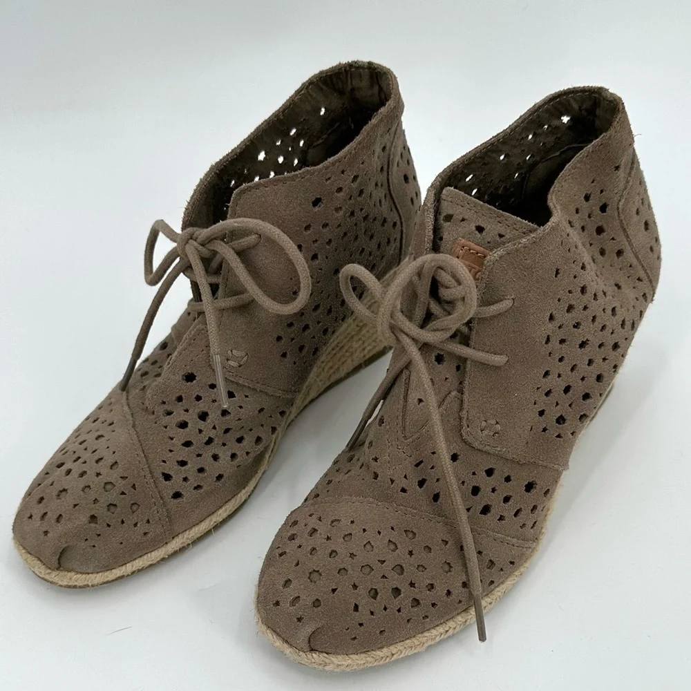 Toms Booties Womens 7 Desert Wedge Heel Brown Tan Suede Lace Up Shoes 30121
